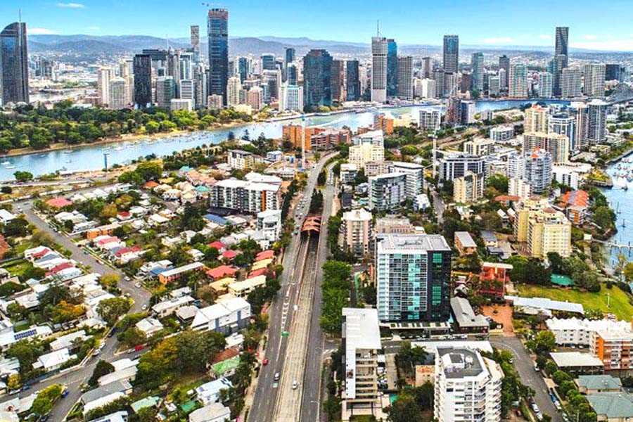 what are the best investment properties in brisbane that provide strong returns
