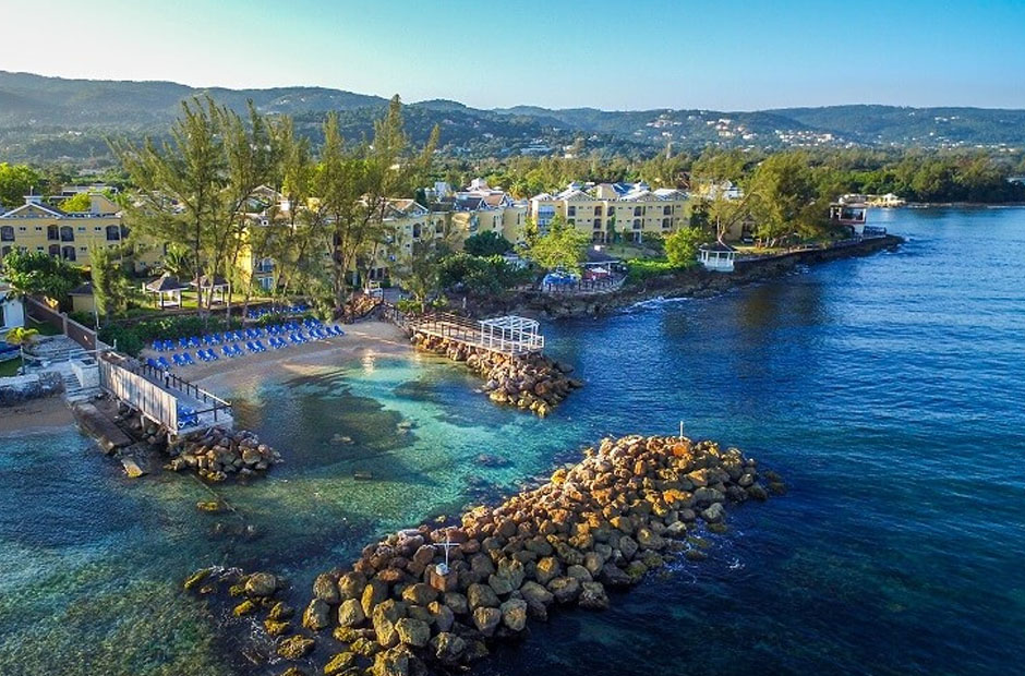 What Is Commonly Included in All-Inclusive Packages for Dive Resorts?
