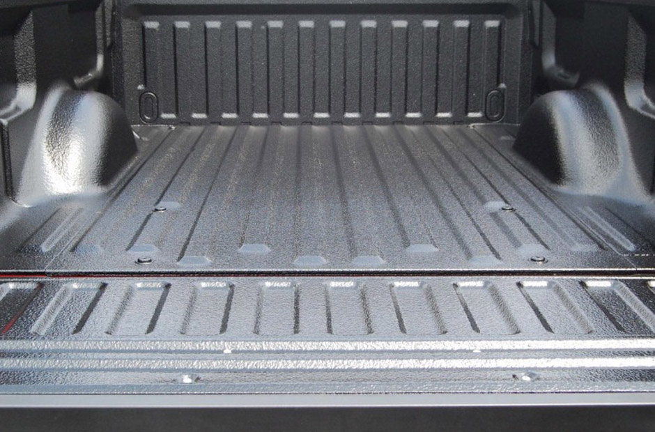 using a bed liner spray kit