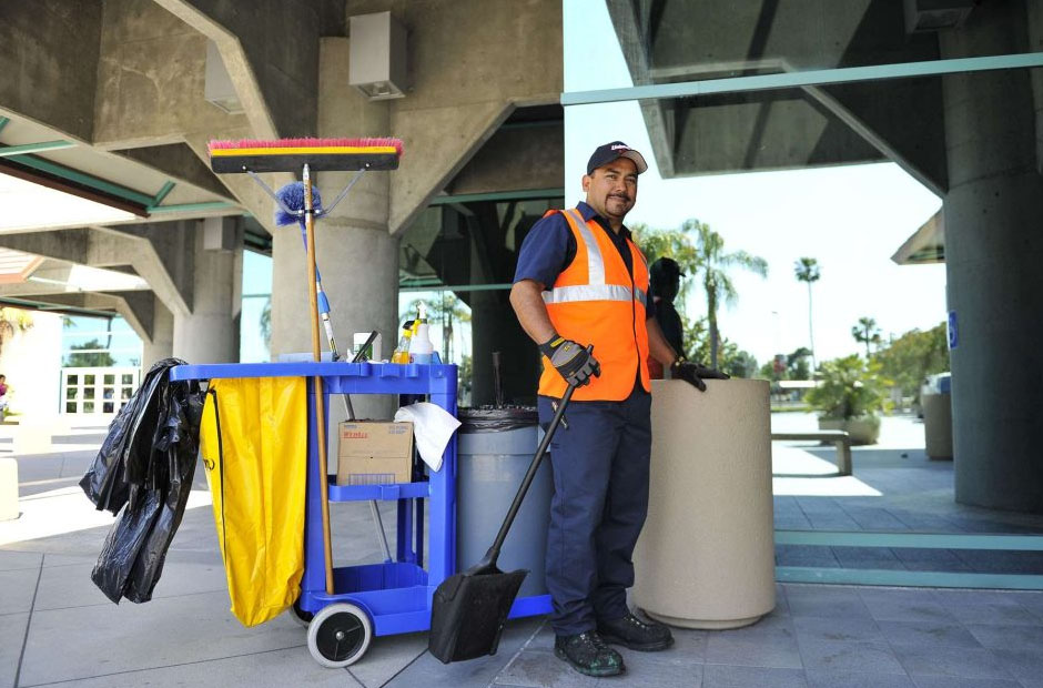 Why Day Porter Services Are Essential for Ongoing Construction Cleanup