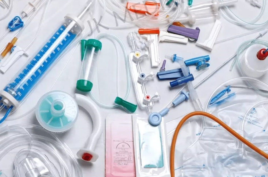 the role of medical grade plastics in innovative healthcare solutions